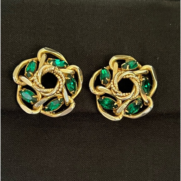 Vintage Faux Emerald Earrings - Picture 4 of 11